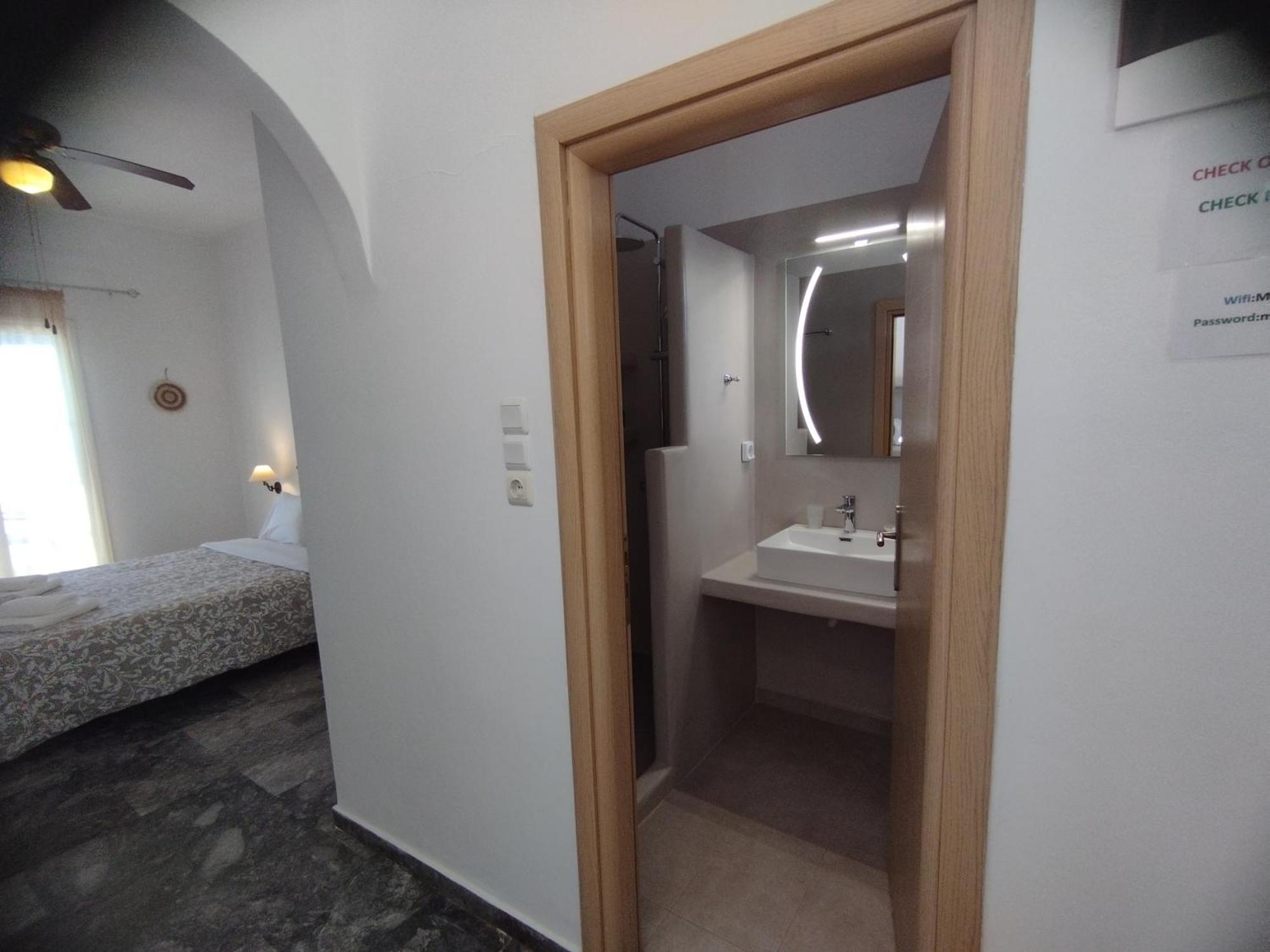 Marisini Sea View Aparthotel Mpatsi Buitenkant foto
